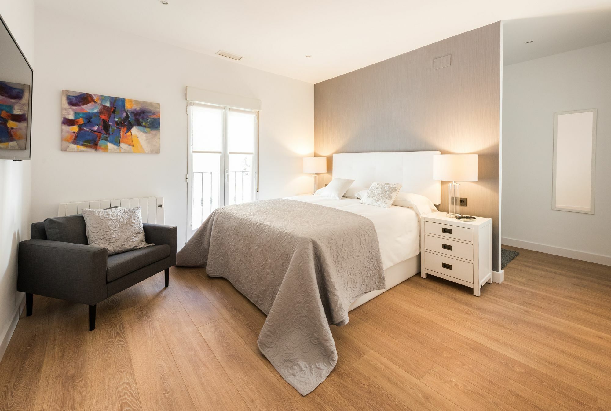 Downtown Boutique By Madflats Collection * Madrid